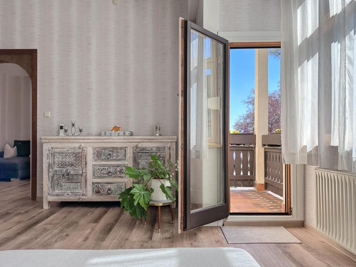 Schoene Altbauwohnung Mit Grosser Sonnenterrasse Rudolstadt Esterno foto