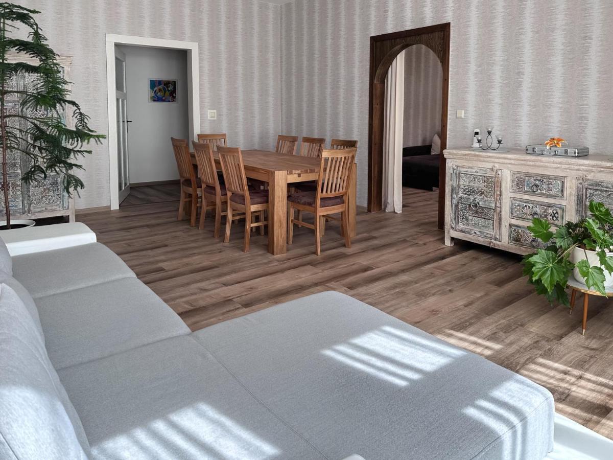 Schoene Altbauwohnung Mit Grosser Sonnenterrasse Rudolstadt Esterno foto